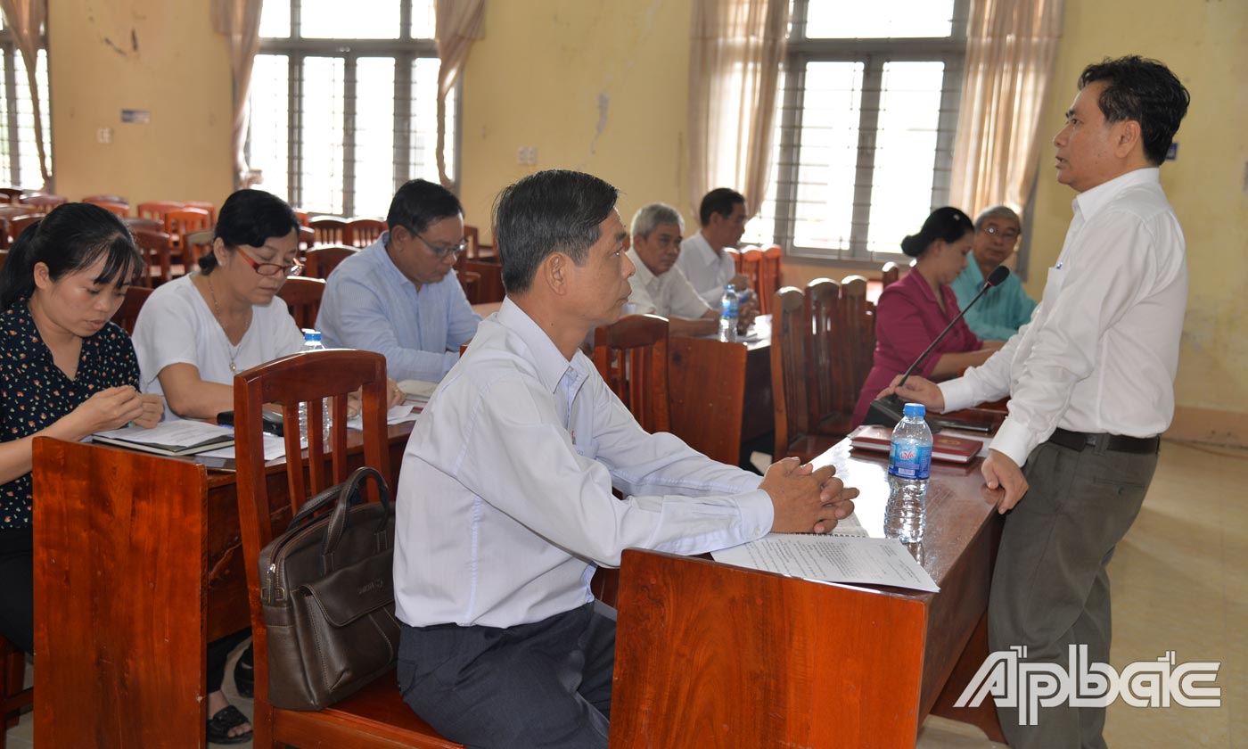 Phó Chủ tịch UBND tỉnh Trần Văn Dũng kiểm tra tình hình sốt xuất huyết ở xã Kiểng Phước