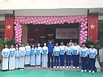 Bí thư Trung ương Đoàn trao học bổng cho học sinh vượt khó