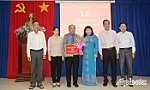 Trao Huy hiệu 30 năm tuổi Đảng