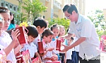 Trao quà trung thu cho trẻ em có hoàn cảnh khó khăn