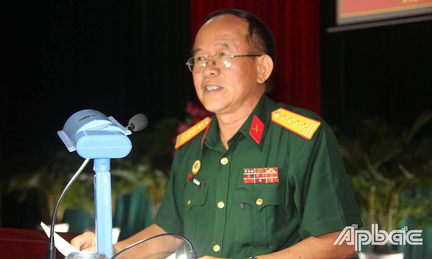 Thường trực Ban Liên lạc truyền thống Cựu chiến binh Trung đoàn 1 Đồng Tháp - Quân khu 9 ôn lại truyền thống hào hùng của Trung đoàn 1 Đồng Tháp.