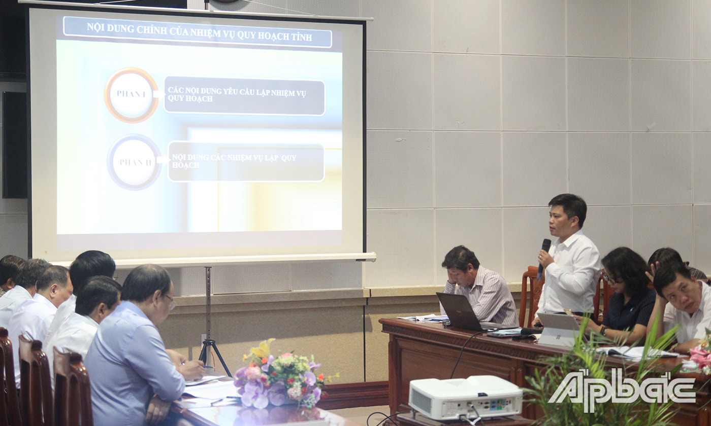 Phó Trưởng ban, Ban chiến lược phát triển vùng, Viện Chiến lược phát biển - Bộ Kế hoạch và Đầu tư Lê Anh Đức trình bày cơ bản công tác quy hoạch.