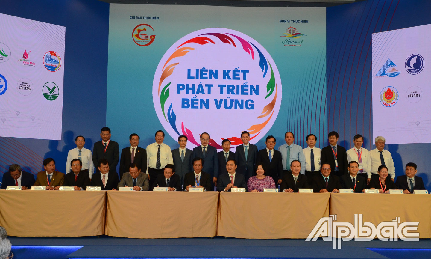 Các tỉnh, thành ký kết ghi nhớ liên kết hợp tác phát triển du lịch.