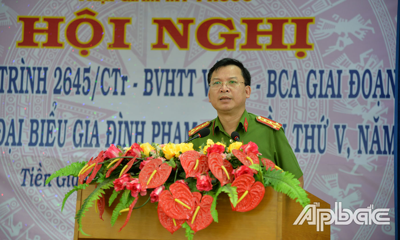 Đại diện lãnh đạo Cục C10 phát biểu tại hội nghị