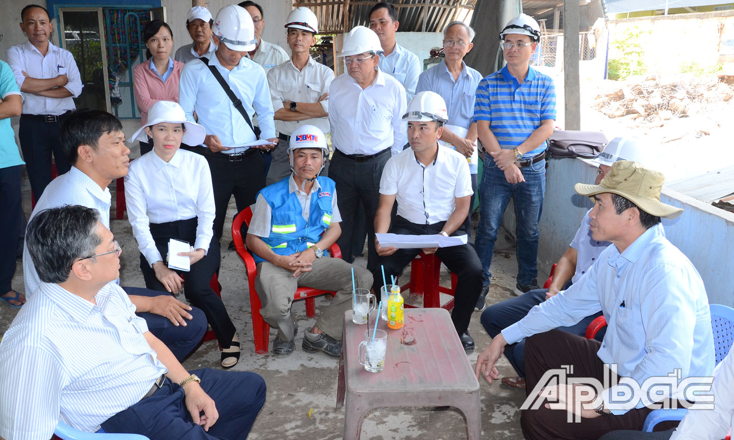 Chủ tịch UBND tỉnh kiểm tra công tác di dời hạ tầng tại huyện Cái Bè.