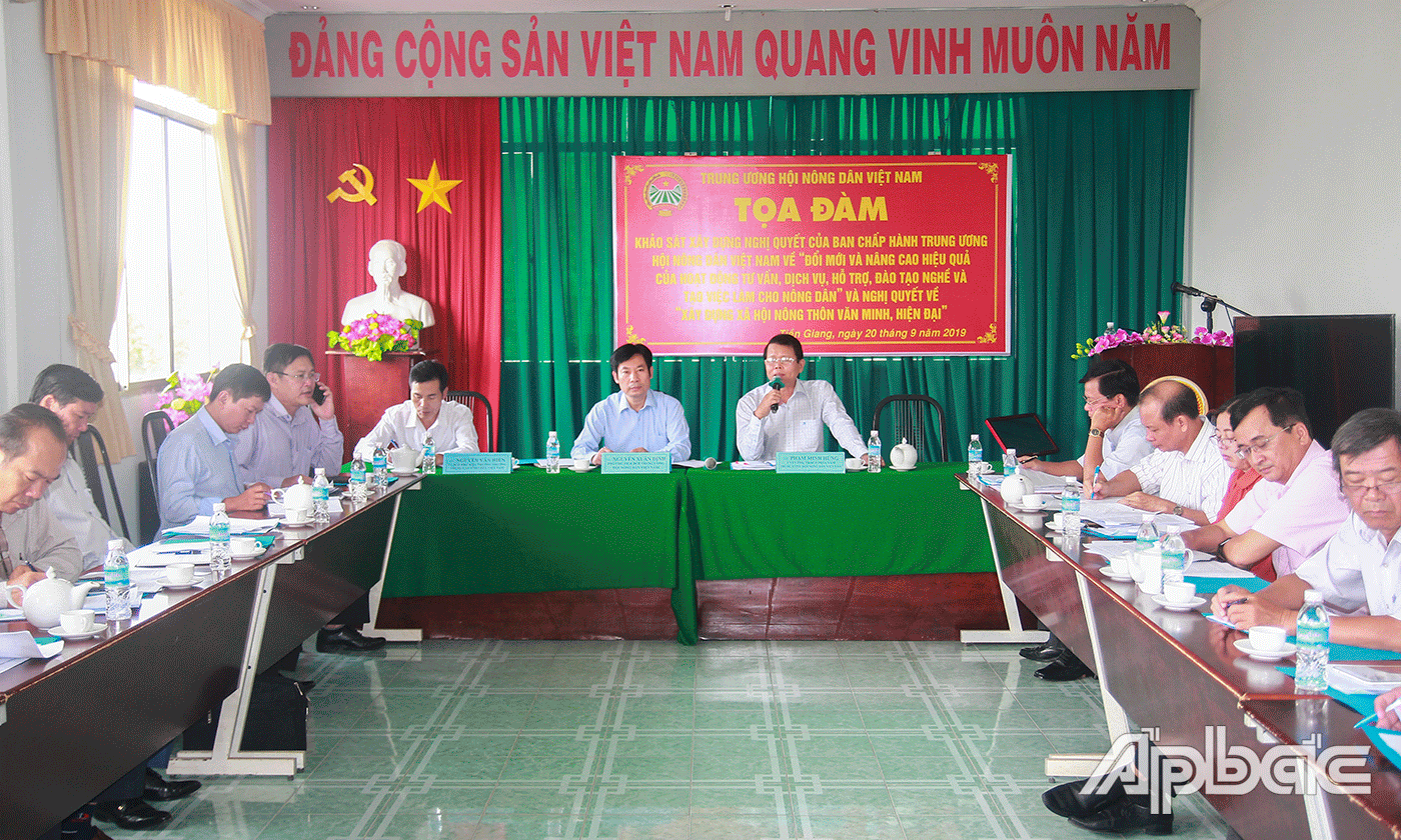 Quang cảnh buổi tọa đàm.