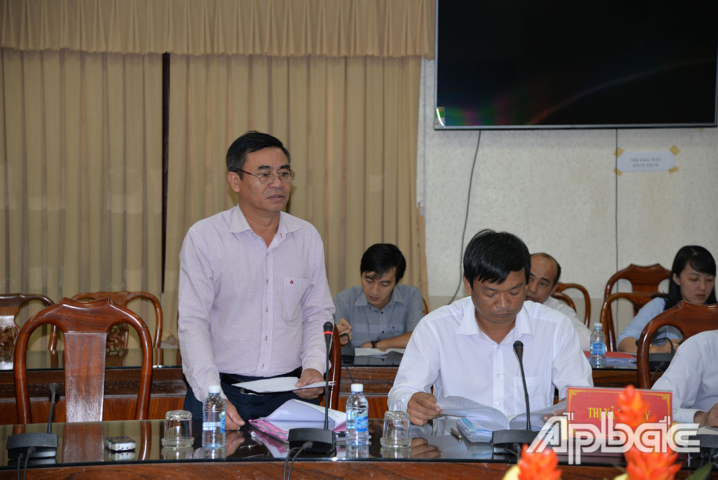 Đại biểu phát biểu tại buổi tiếp công dân