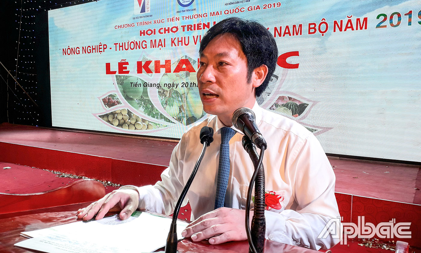 Đồng chí Nguyễn Xuân Định phát biểu khai mạc Hội chợ.