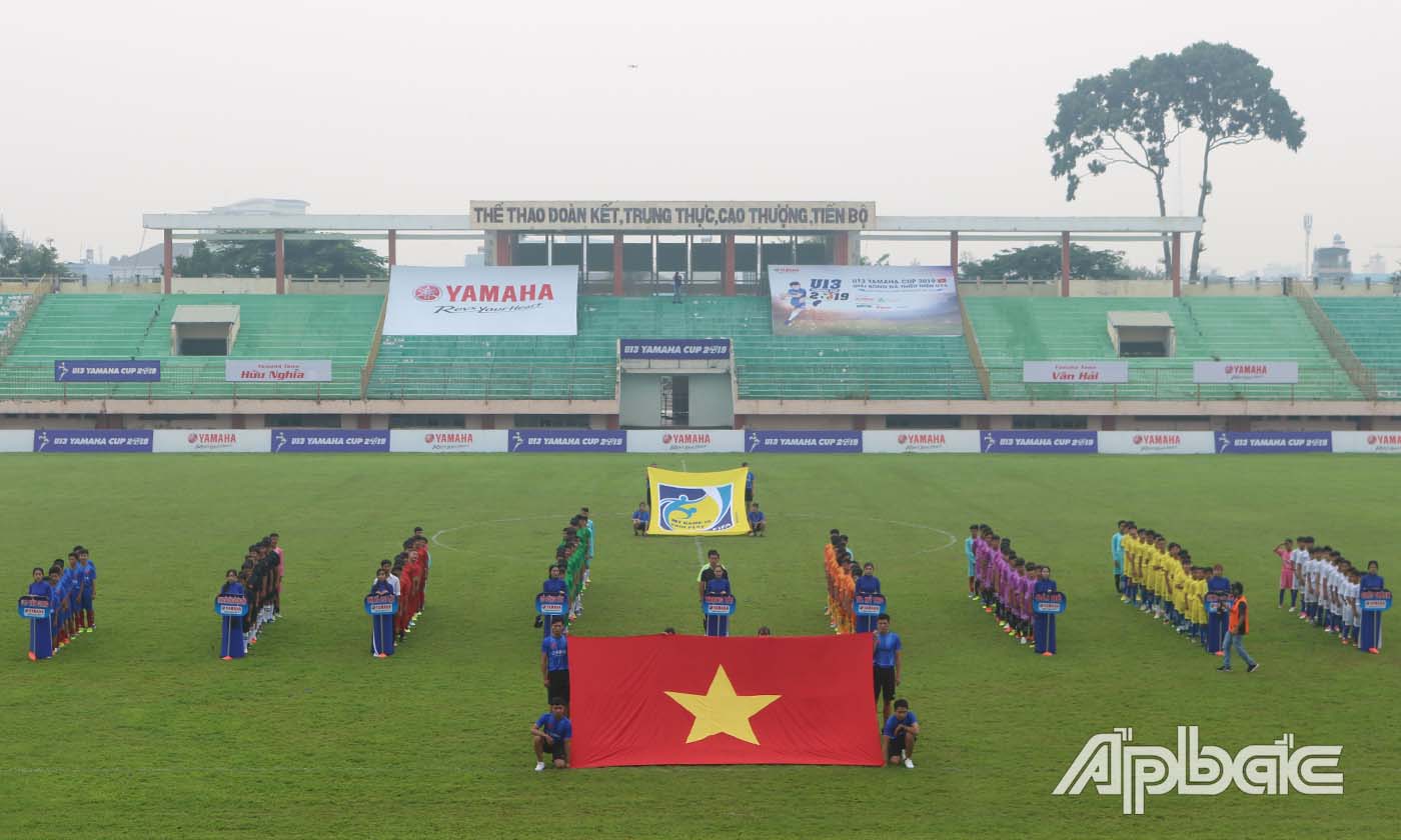 Giải đấu có sự tham dự của 8 đội bóng: U13 Tiền Giang, Trung tâm Bóng đá cộng đồng, Thị xã Cai Lậy, huyện Gò Công Tây, TP. Mỹ Tho, huyện Cái Bè, Thị xã Gò Công, huyện Châu Thành