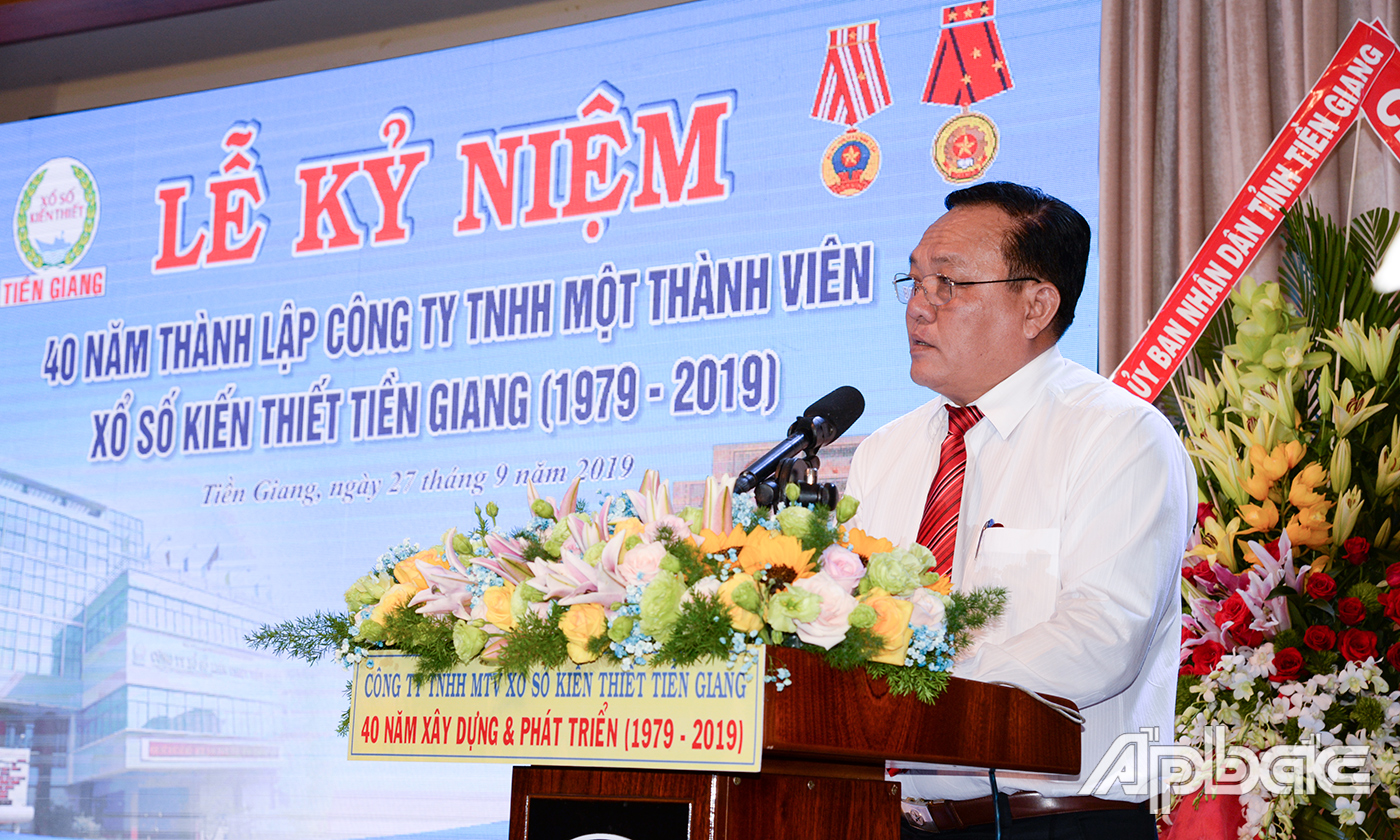 Đồng chí Lê Văn Nghĩa phát biểu tại buổi lễ.