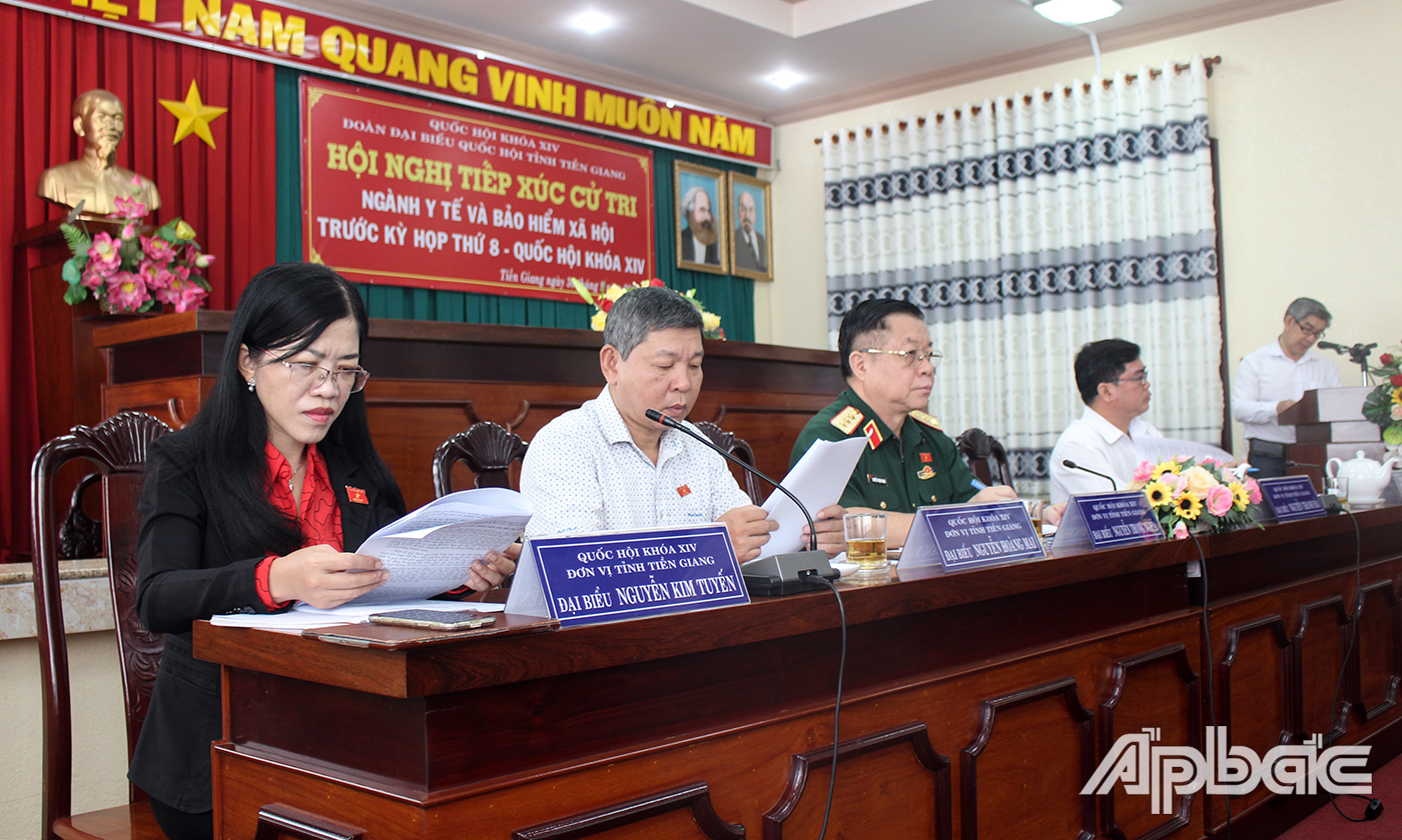 Đoàn ĐBQH tỉnh Tiền Giang có buổi tiếp xúc cử tri với ngành Y tế và Bảo hiểm xã hội. 