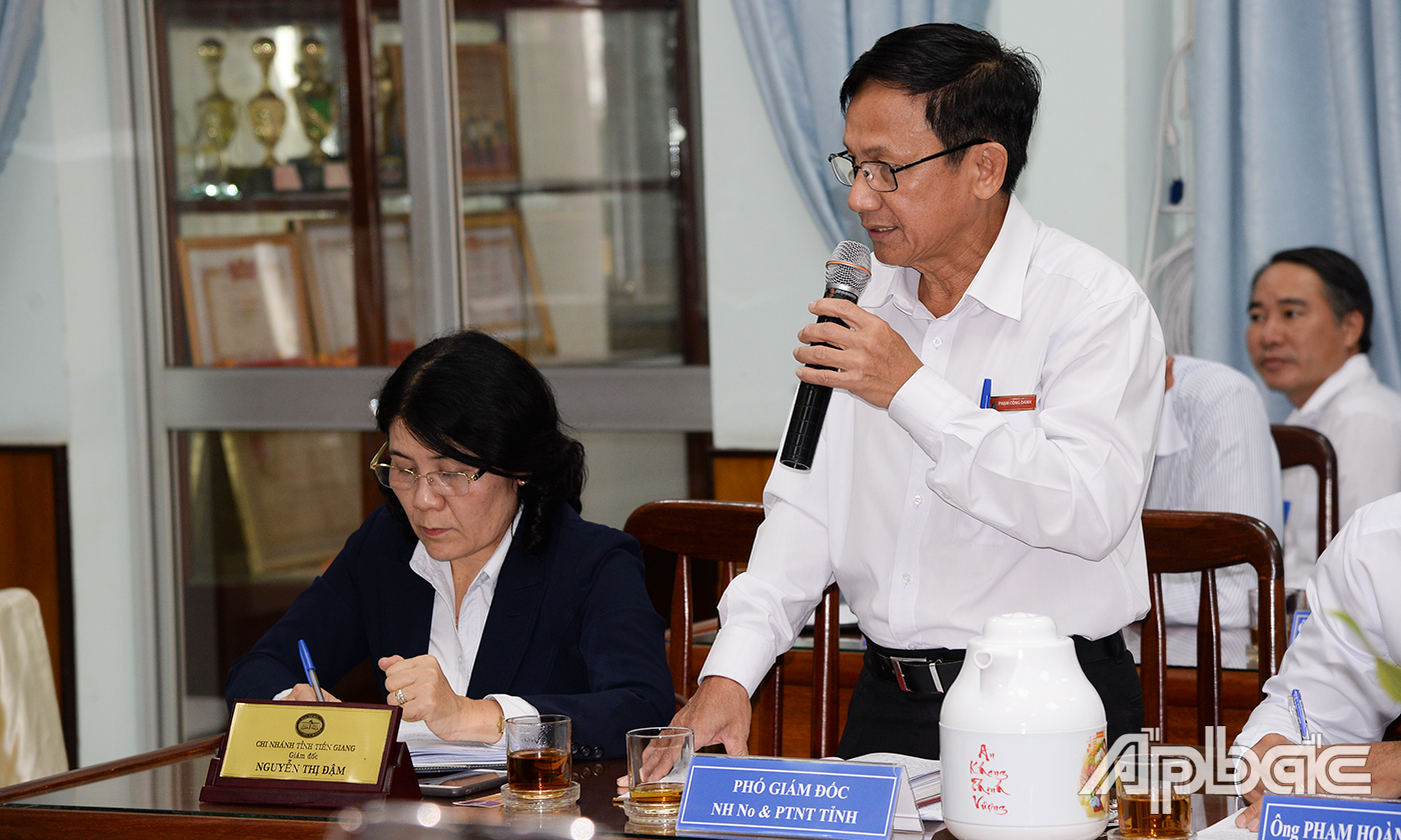 Cử tri ngành Ngân hàng phát biểu ý kiến.