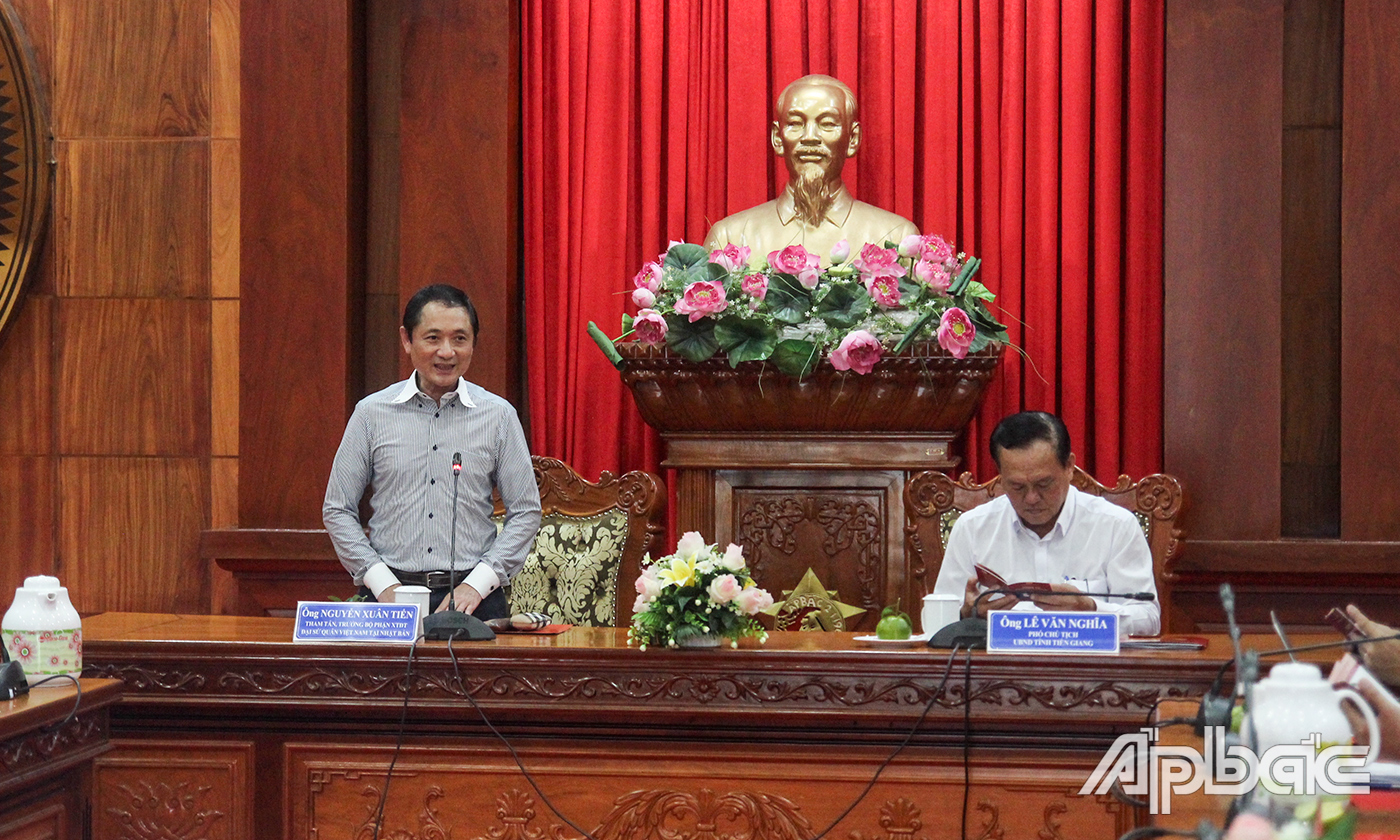 Tham tán, Trưởng Bộ phận Xúc tiến đầu tư tại Nhật Bản Nguyễn Xuân Tiến phát biểu ý kiến.