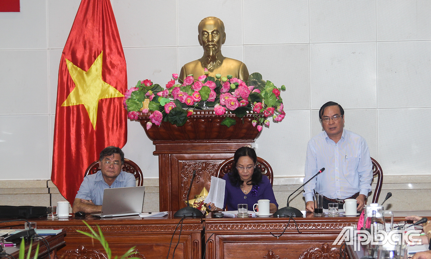 Đồng chí Phạm Anh Tuấn phát biểu ý kiến.
