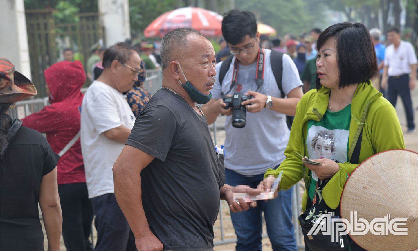 Cò vé tại cổng VFF.