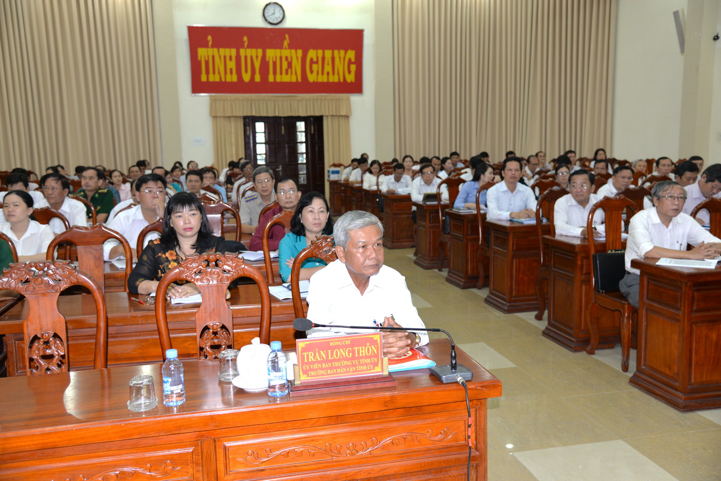 Đồng chí Trần Long Thôn, Ủy viên Ban Thường vụ Tỉnh ủy, Trưởng ban Dân vận Tỉnh ủy dự hội thảo tại điểm cầu Tiền Giang