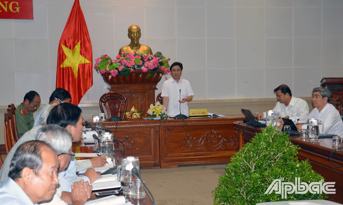 Đồng chí Trần Văn Dũng thống nhất bố cục đề cương Quy hoạch tỉnh.