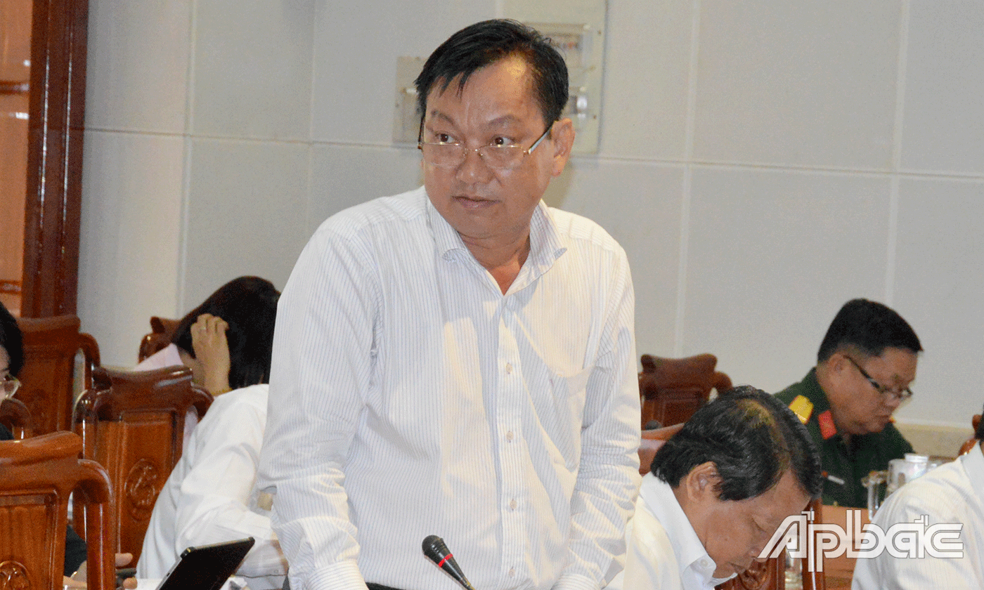 Các đại biểu phát biểu ý kiến.
