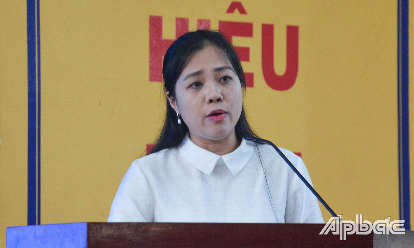 Phó Cục trưởng Cục Thông tin cơ sở - Bộ TT&TT Trần Thị Quốc Hiền phát biểu khai mạc buổi Triển lãm số.