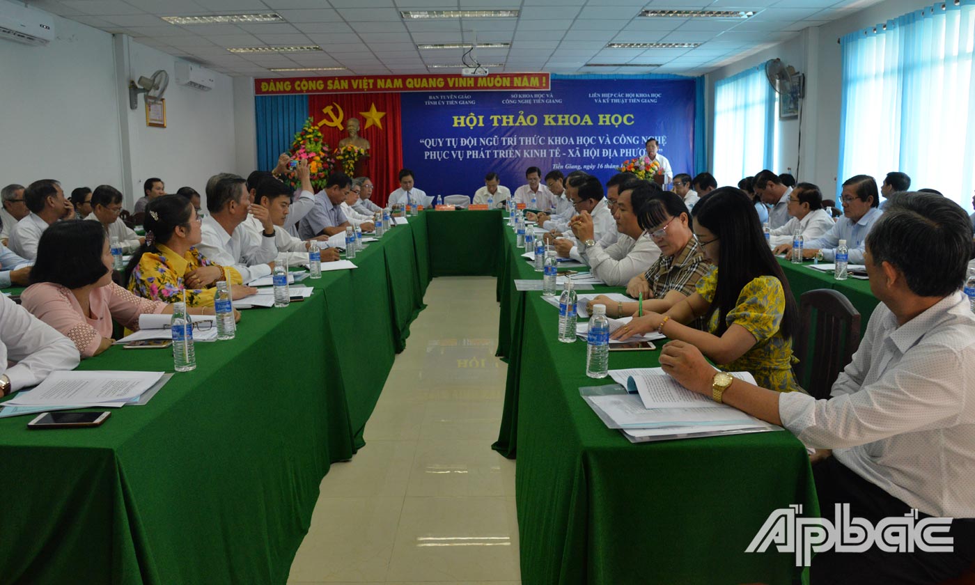 Quang cảnh buổi hội thảo.