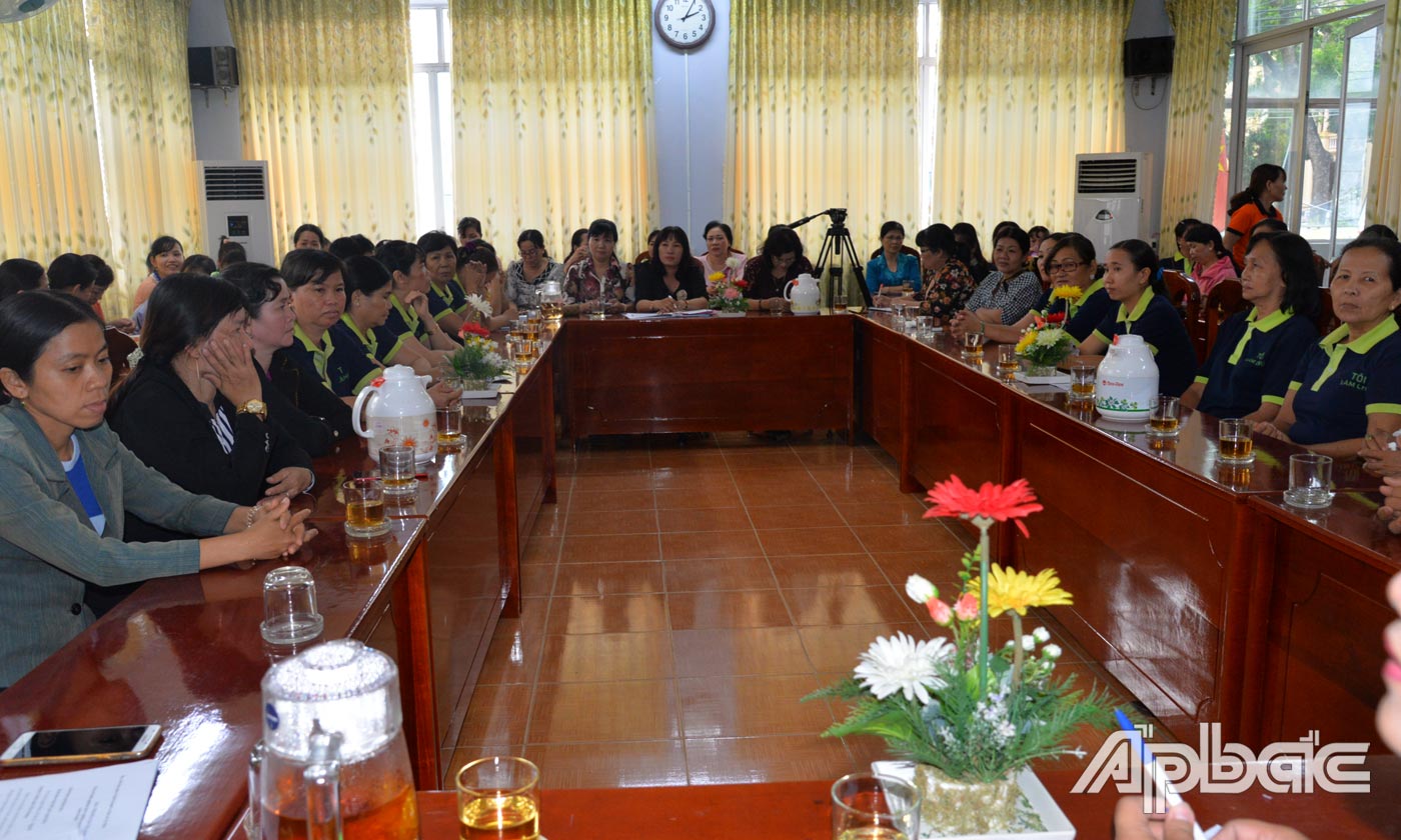 Quang cảnh buổi tọa đàm.