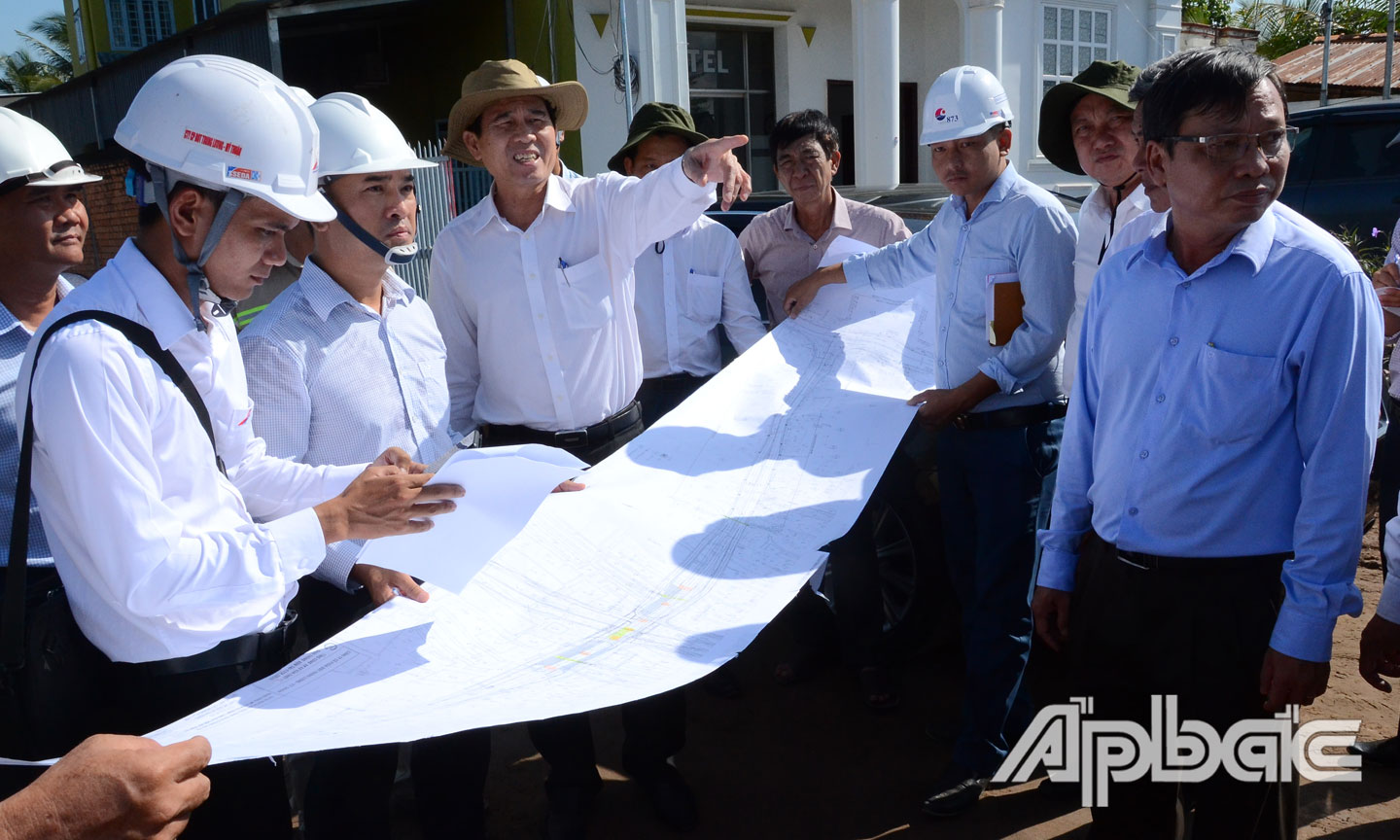Chủ tịch UBND tỉnh Lê Văn Hưởng kiểm tra tiến độ Dự án tại nút giao An Thái Trung.