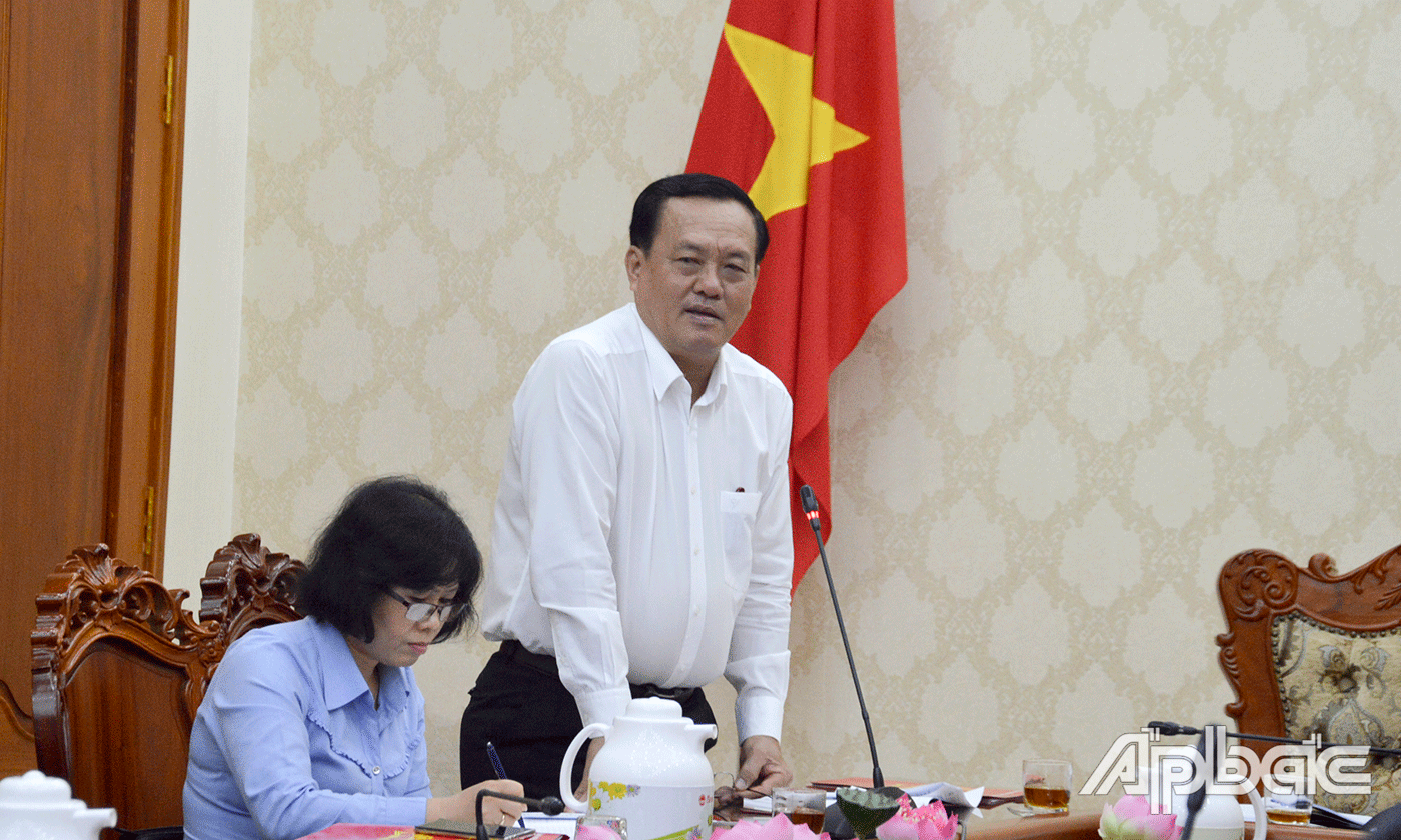 Đồng chí Lê Văn Nghĩa phát biểu ý kiến.