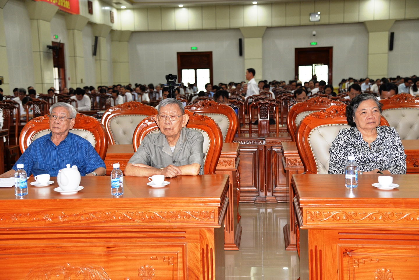  Các đồng chí nguyên là lãnh đạo Tỉnh ủy tham dự hội nghị