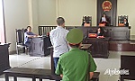 Tàng trữ trái phép ma túy: Bị bắt trong ngày con chào đời