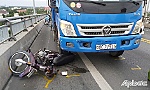 Va chạm xe tải trên cầu Rạch Miễu, 1 người tử vong