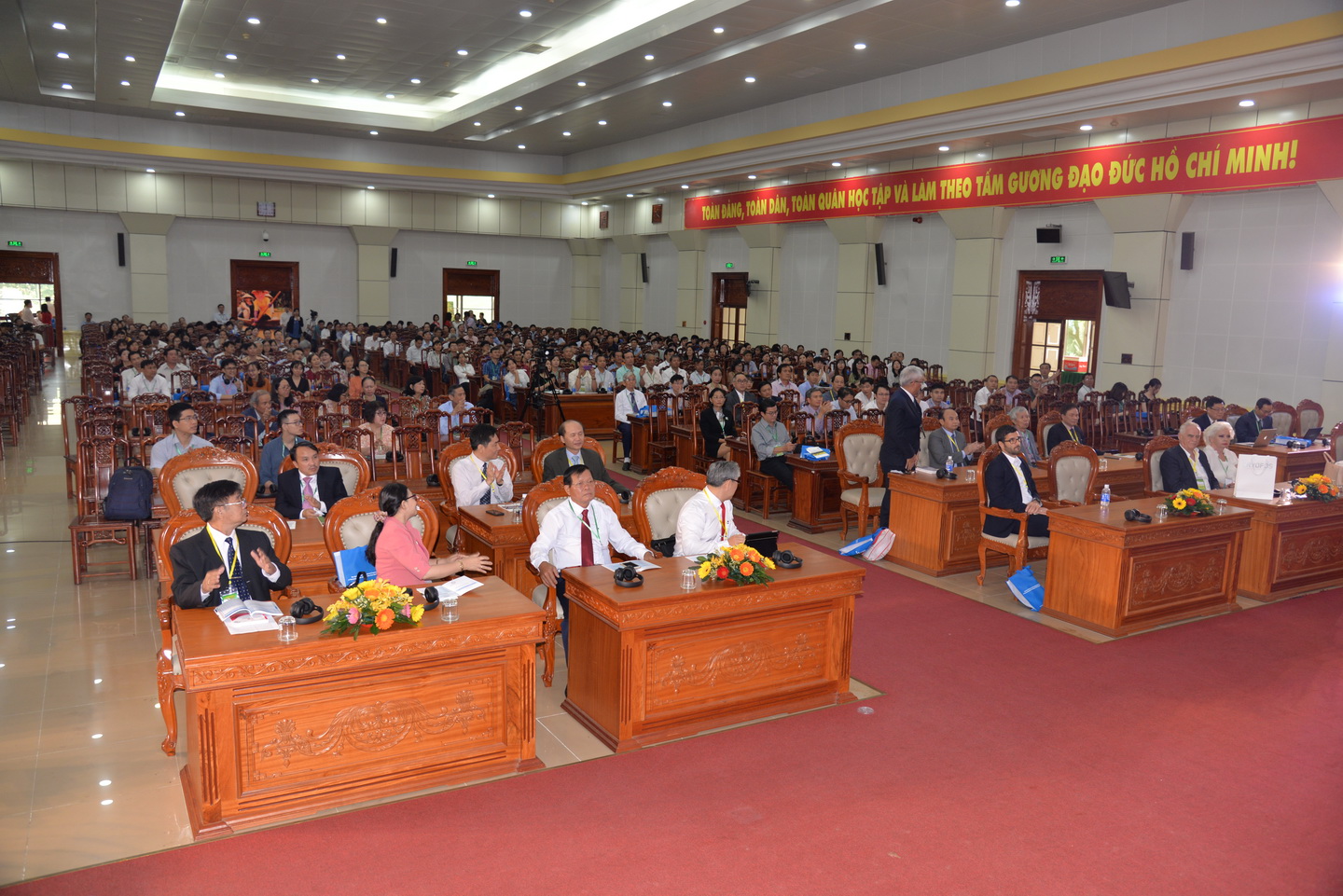Quang cảnh hội nghị