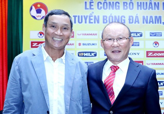 Hai HLV của đội tuyển nam, nữ Việt Nam đều có tên ở danh sách đề cử