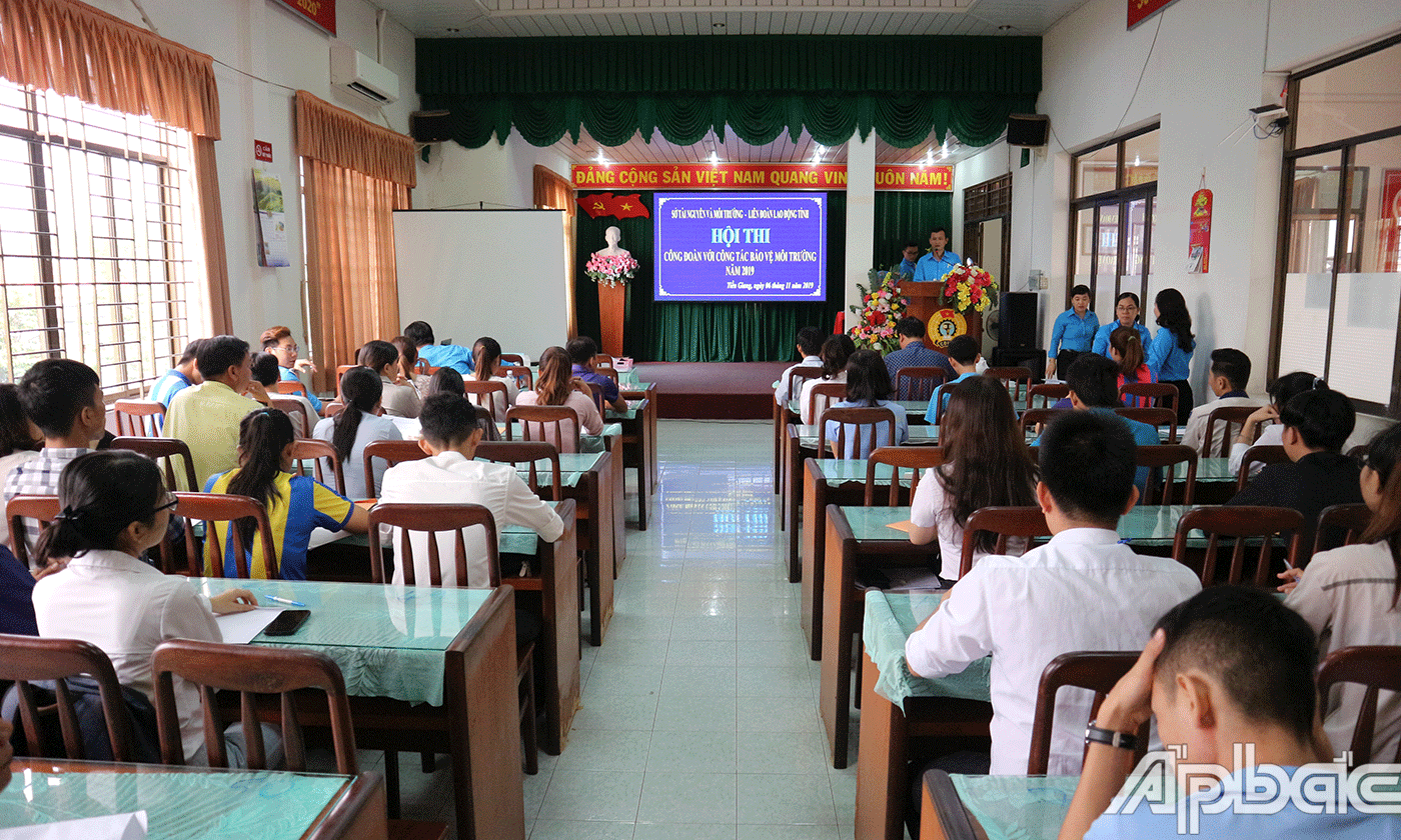 Quang cảnh hội thi