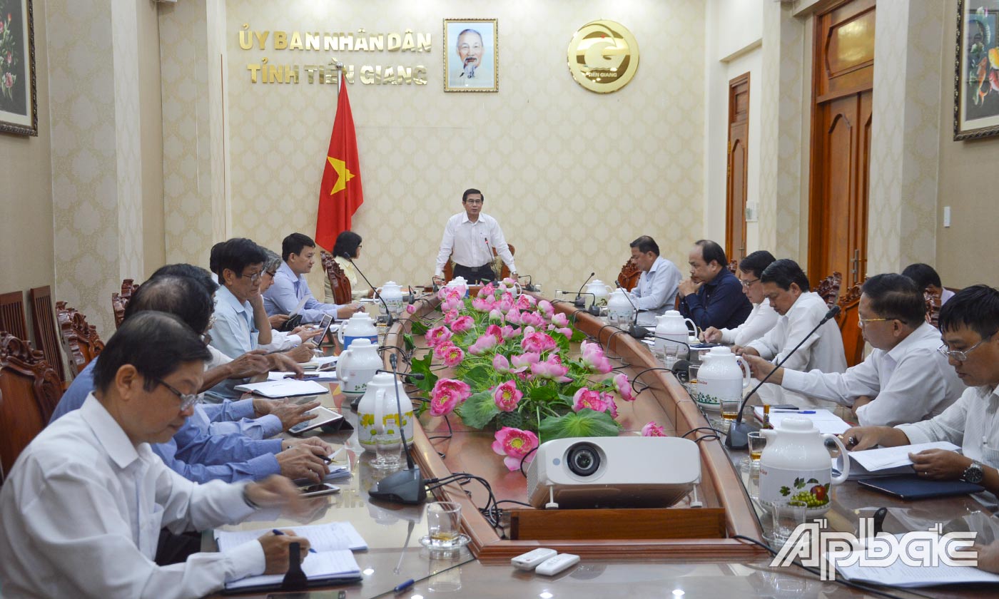 Quang cảnh cuộc họp.