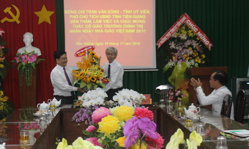Lãnh đạo tỉnh thăm Trường Chính trị Tiền Giang.