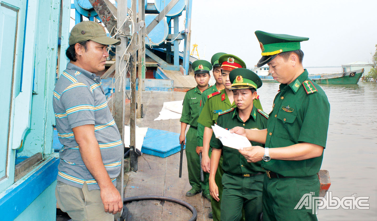 Đồn Biên phòng Kiểng Phước rất quan tâm đến việc nâng cao kiến thức pháp luật; ý thức  cộng đồng trong bảo vệ, giữ gìn chủ quyền biển, đảo.
