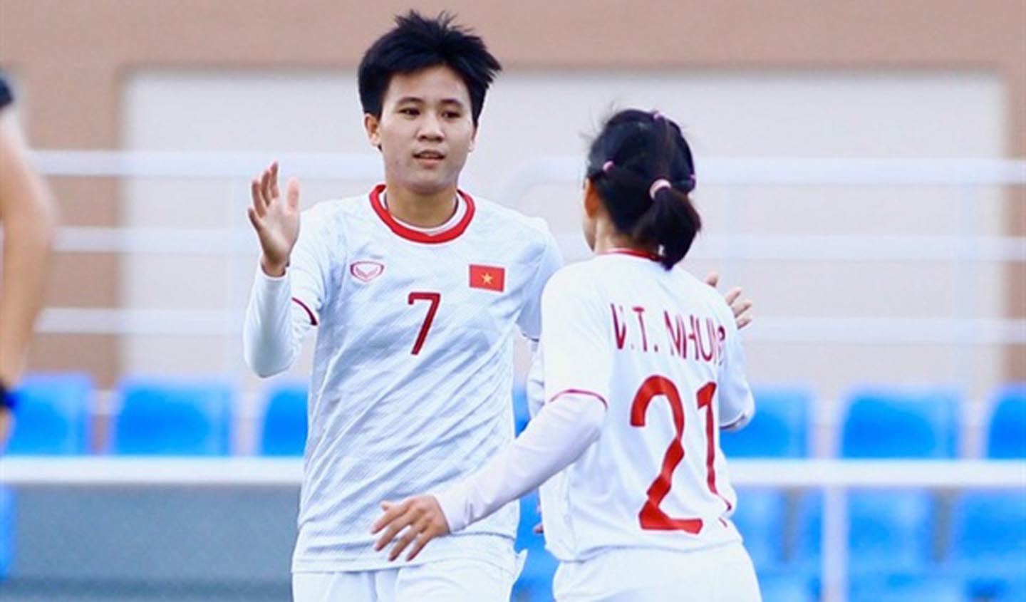 Thủ tướng biểu dương đội tuyển bóng đá nữ