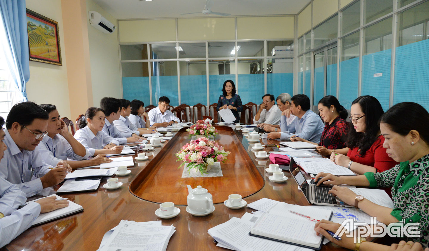 Đoàn giám sát của Ban pháp chế HĐND tỉnh làm việc với Sở Công thương.