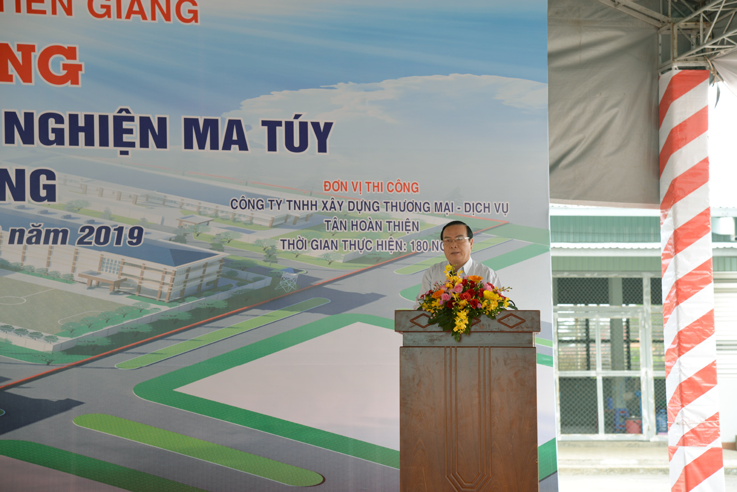 Đống chí Phạm Anh Tuấn, Phó Chủ tịch UBND tỉnh phát biểu tại lễ khởi công