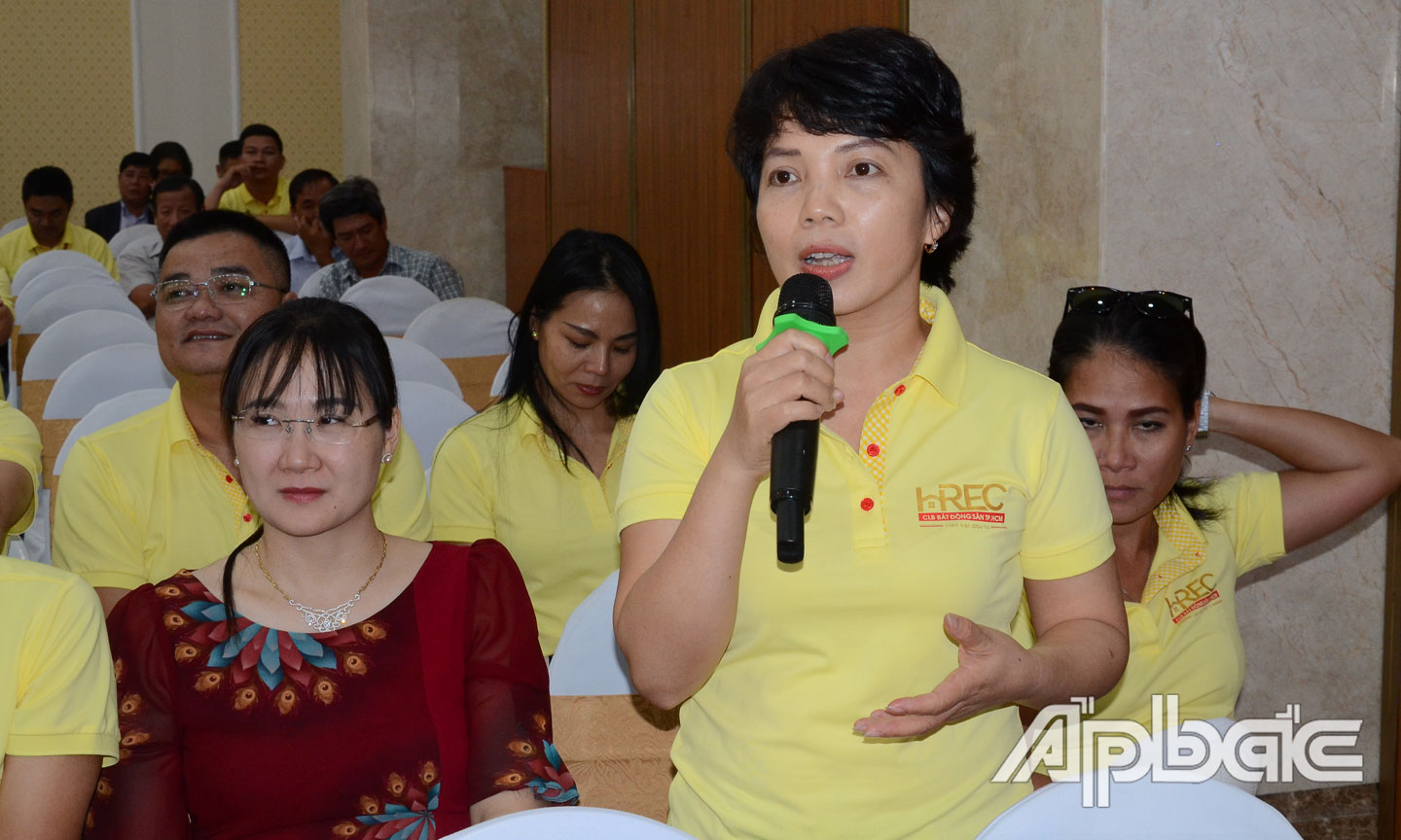 DN trực thuộc HREC phát biểu ý kiến.