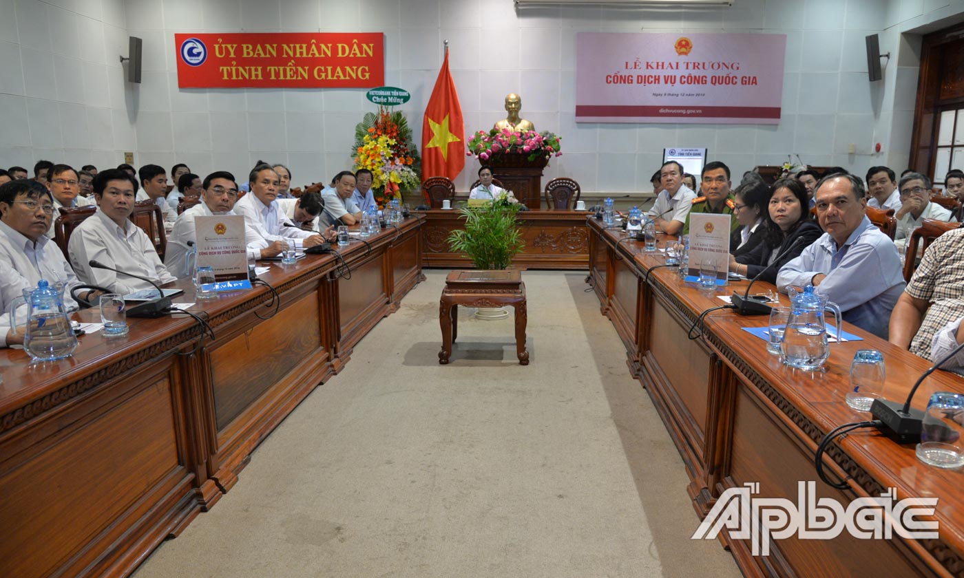 Tại điểm cầu Tiền Giang.