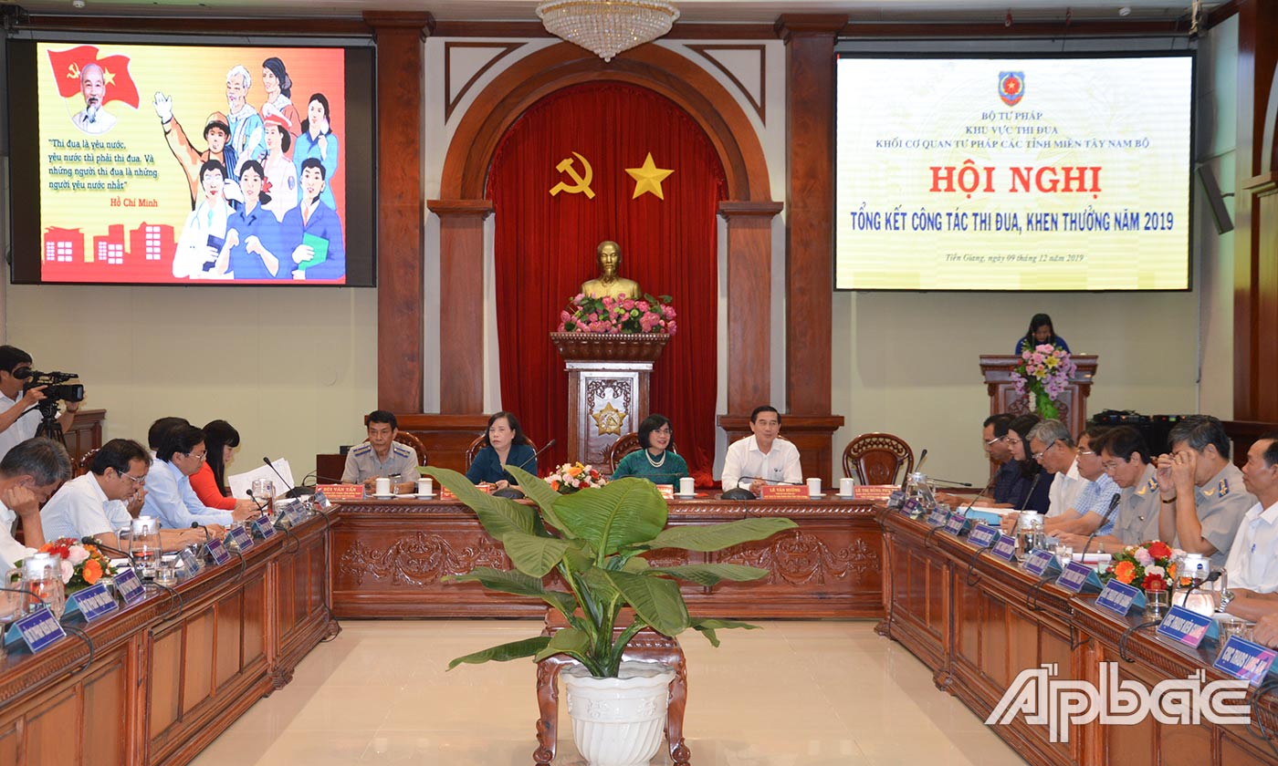 Quang cảnh hội nghị.