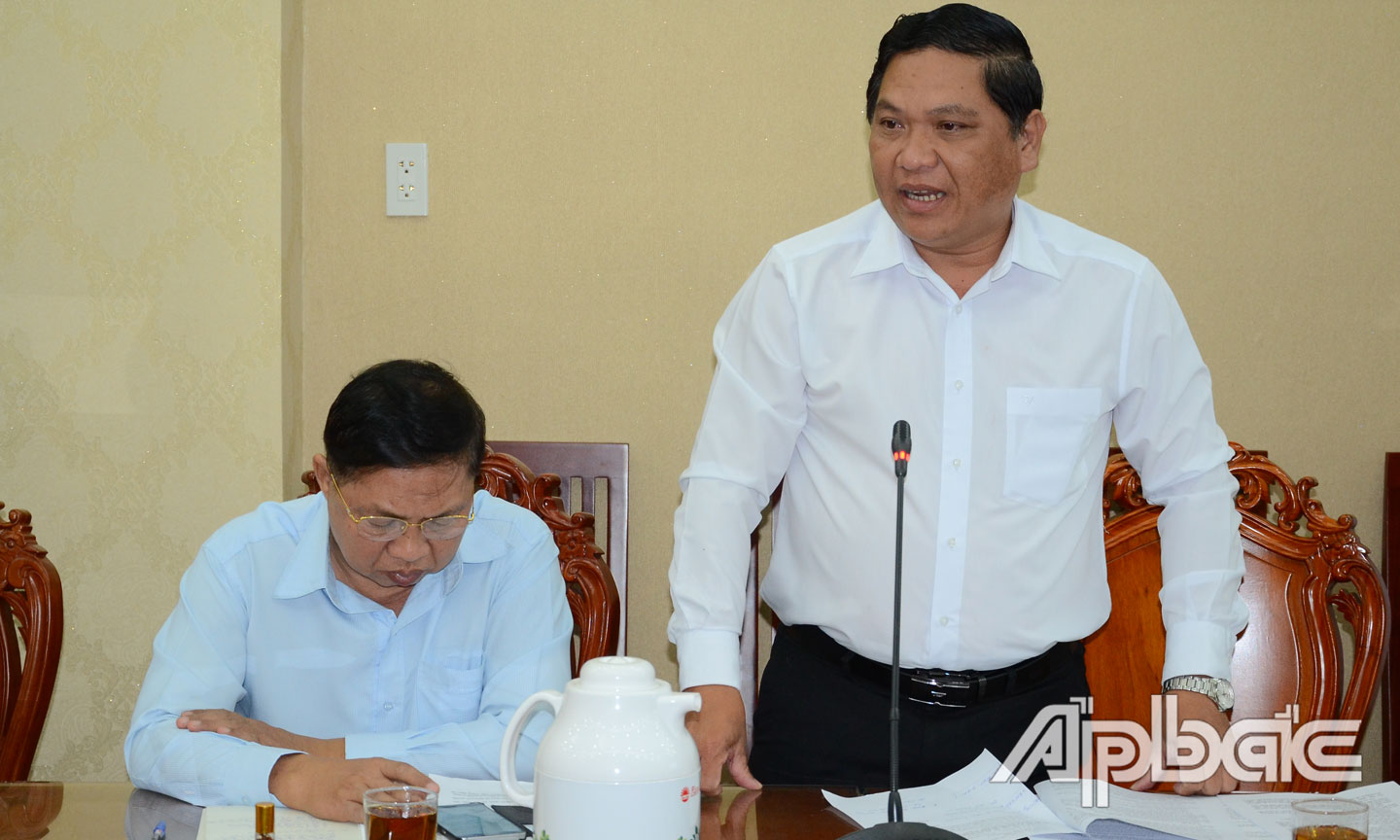 Lãnh đạo UBND huyện Cai Lậy phát biểu ý kiến.