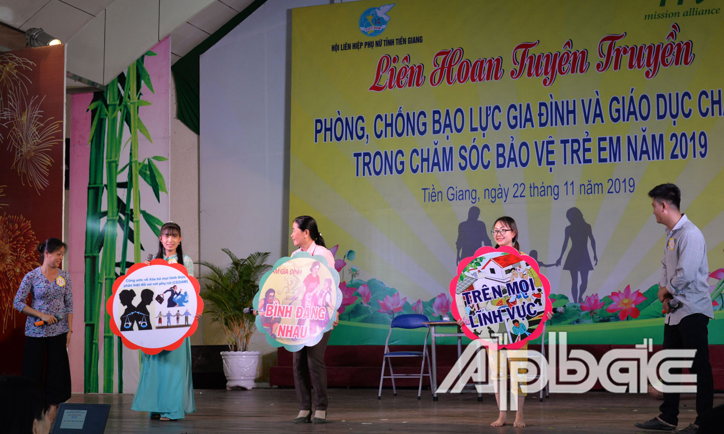Liên hoan tuyên truyền phòng, chống  BLGĐ  và giáo dục  cha mẹ  trong  chăm sóc,  bảo vệ trẻ em năm 2019.  