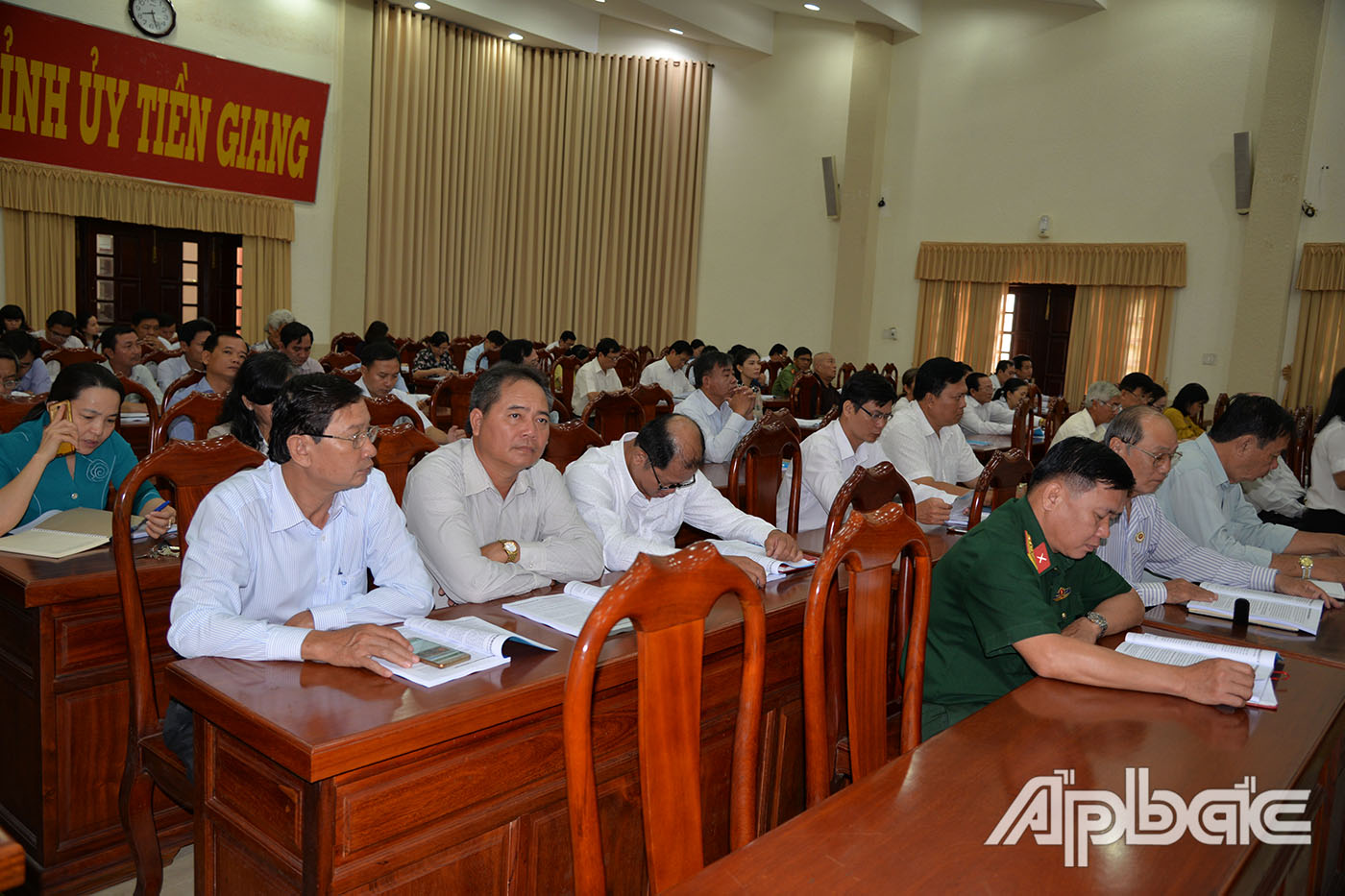 Đại biểu dự tại hội nghị