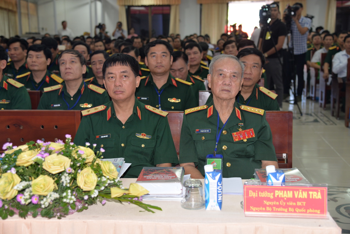 Lãnh đạo Trung ương và tỉnh Bến Tre dự hội thảo