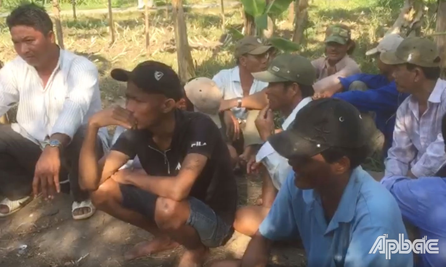 Các đối tượng tham gia đá gà bị bắt giữ.