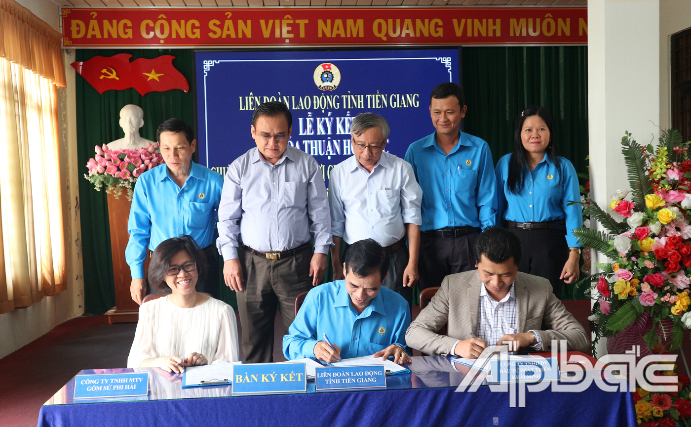 Lễ ký kết giữa 