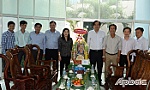 Đồng chí Châu Thị Mỹ Phương chúc tết Báo Ấp Bắc