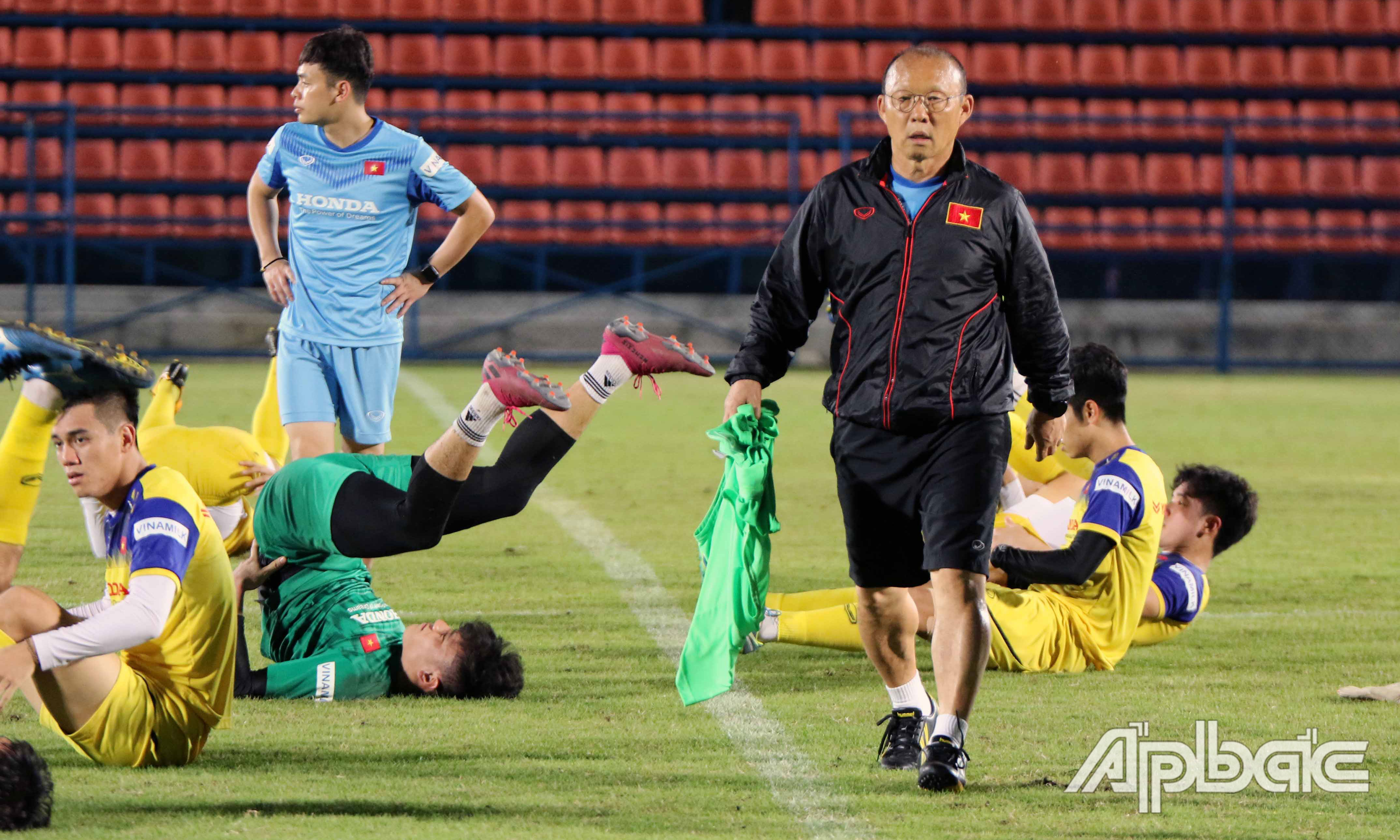 HLV Park Hang-seo chính thức đưa ra quyết định lựa chọn 23 cầu thủ tham dự VCK U23 châu Á 2020 sau buổi tập chiều nay.